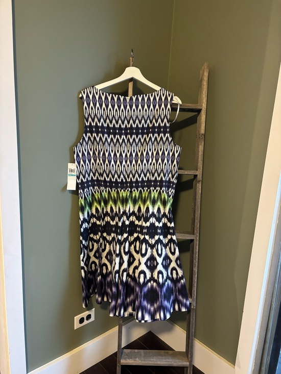 Maggy London Abstract Print Dress - Picture 6 of 6